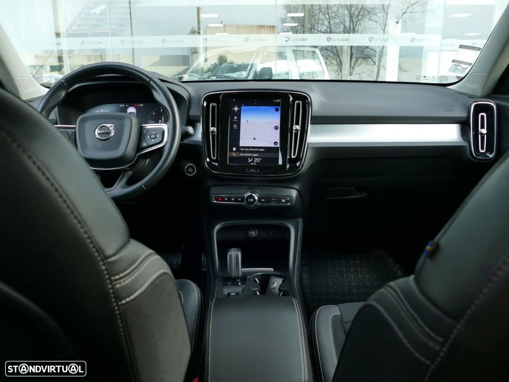 Volvo XC 40 2.0 D3 Momentum Geartronic - 34