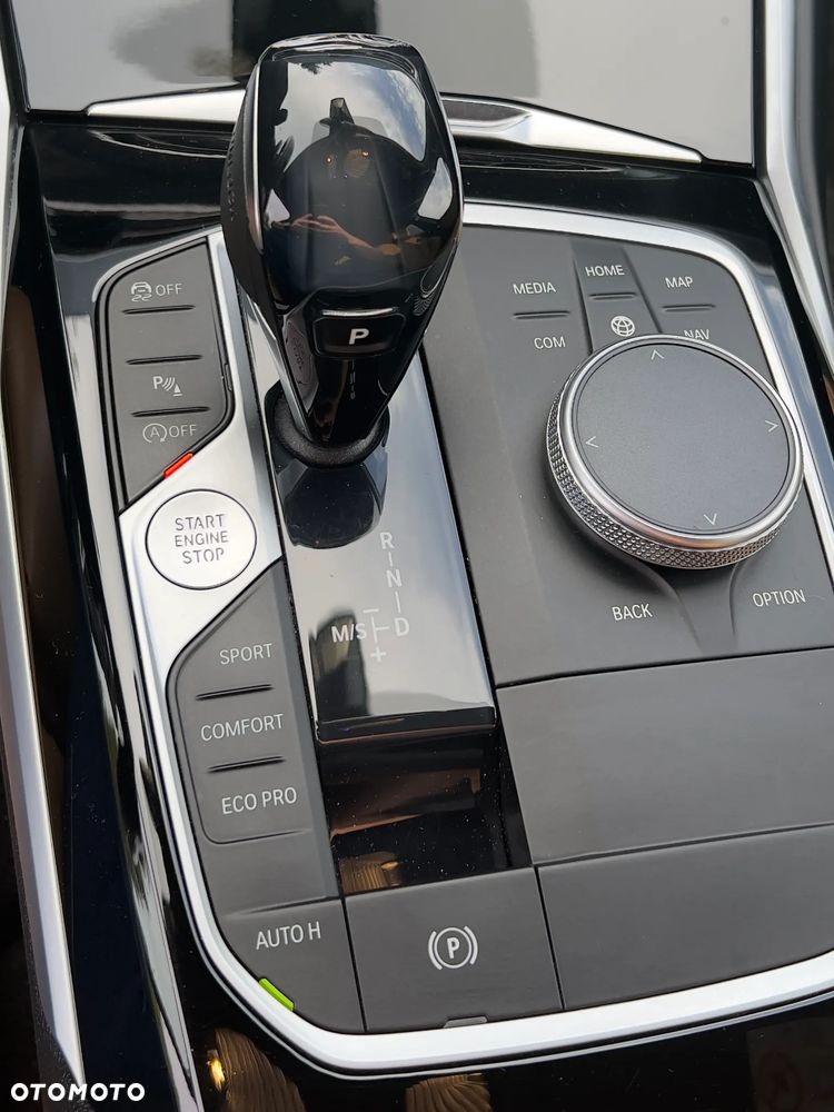 BMW Seria 3 330i Sport Line sport - 13