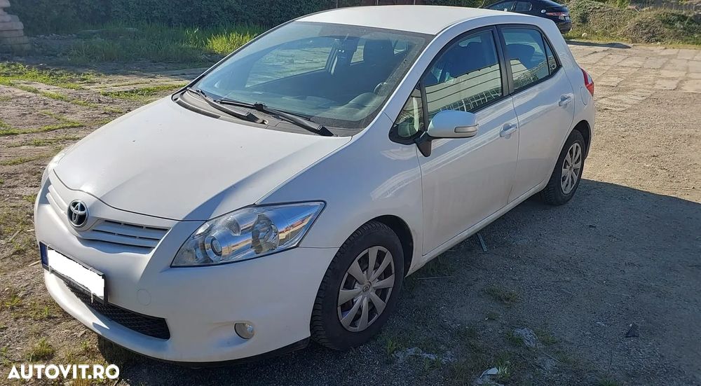 Toyota Auris 1.3 Dual VVT-i Terra - 1