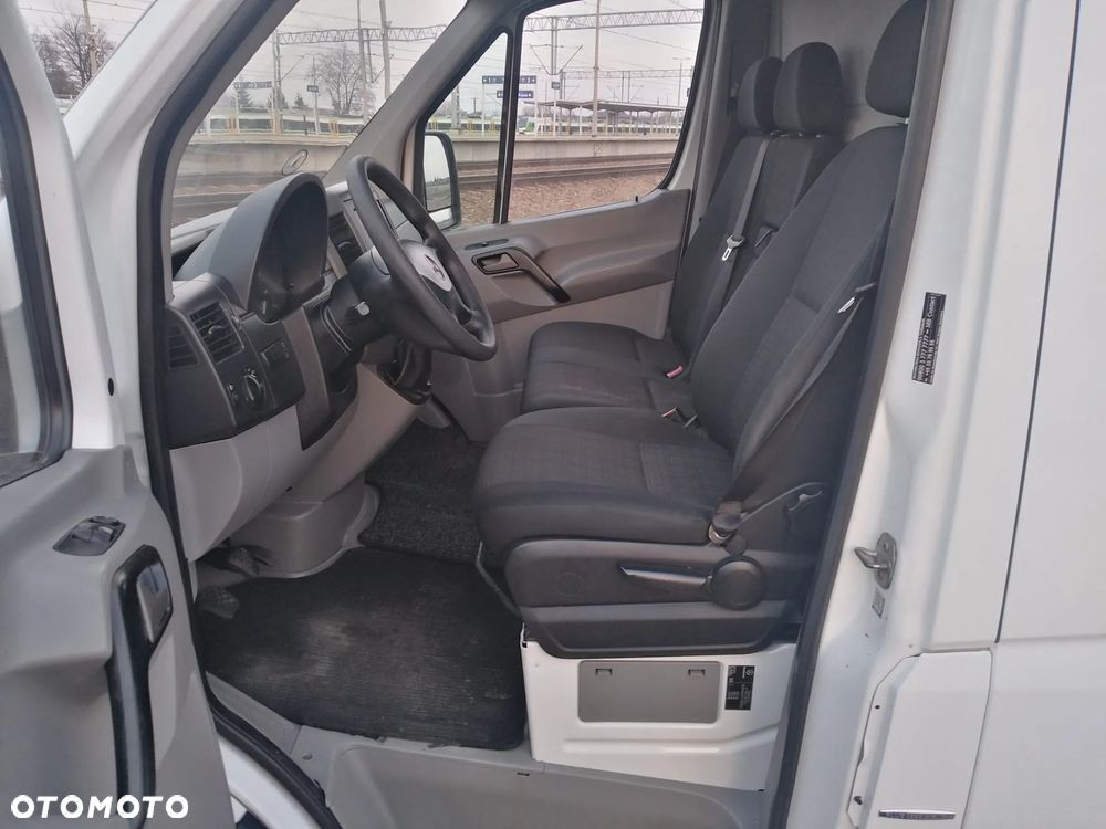 Mercedes-Benz Sprinter - 12