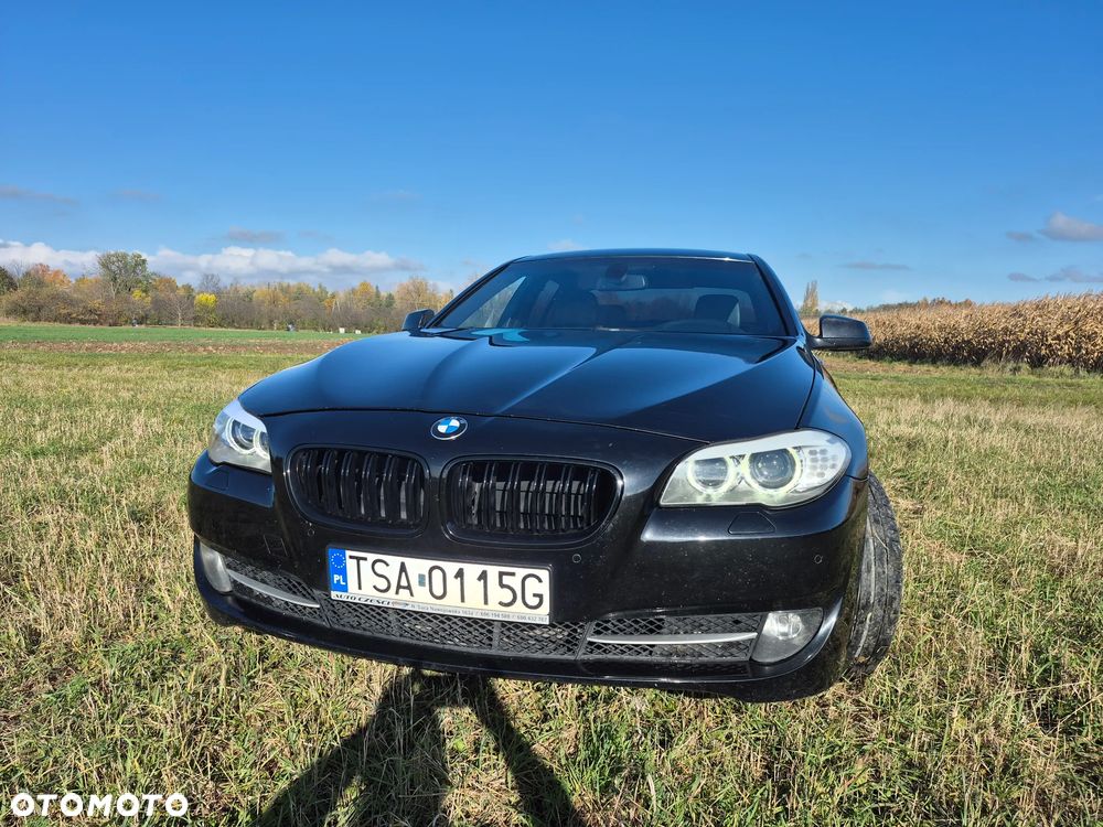 BMW 5 Series 2012 photo 2