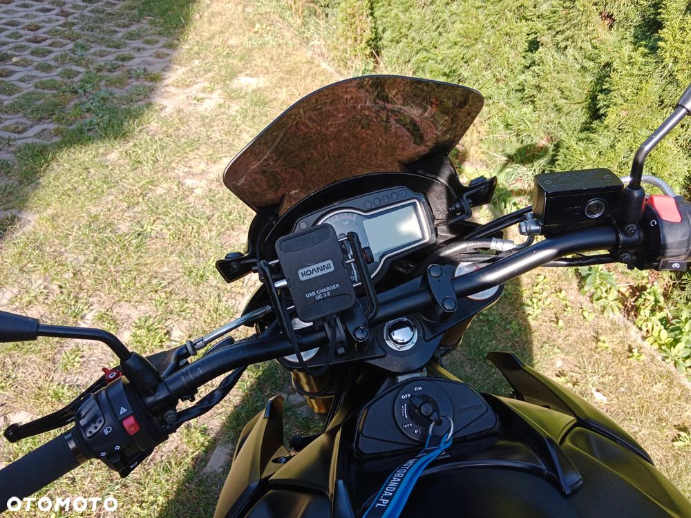 Suzuki GSR - 5