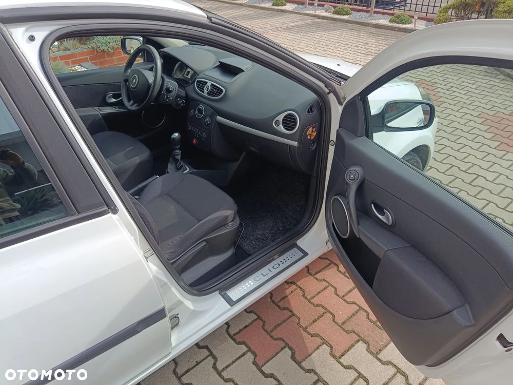 Renault Clio 2.0 16V Privilege - 15