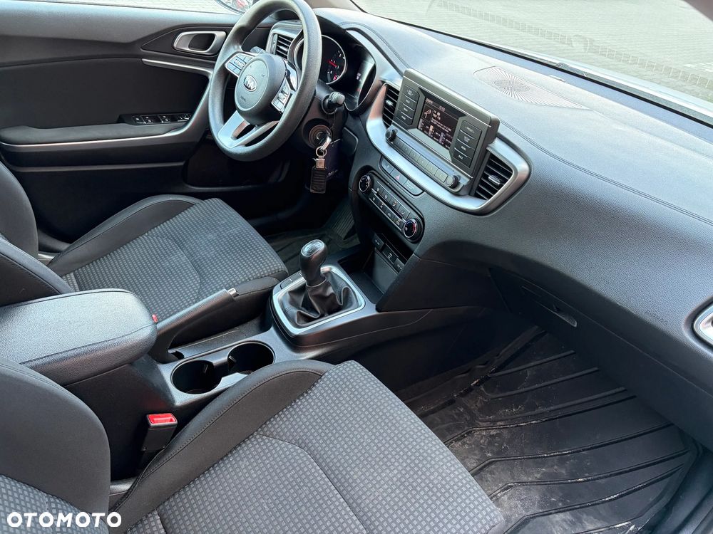Kia Ceed 1.6 CRDi mHEV S - 8
