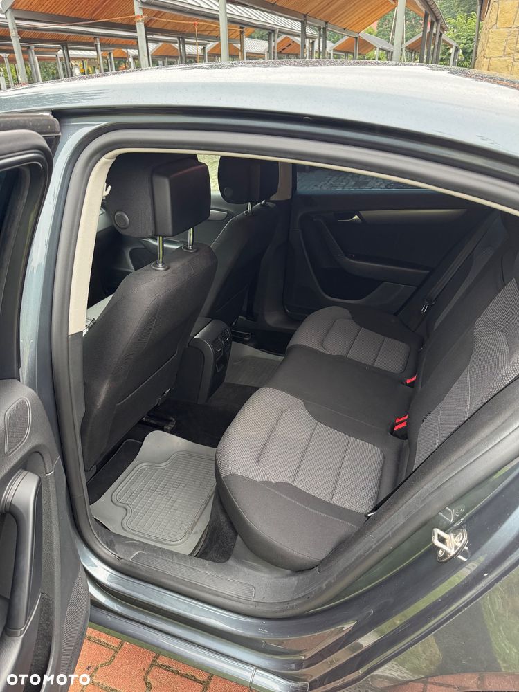 Volkswagen Passat - 6