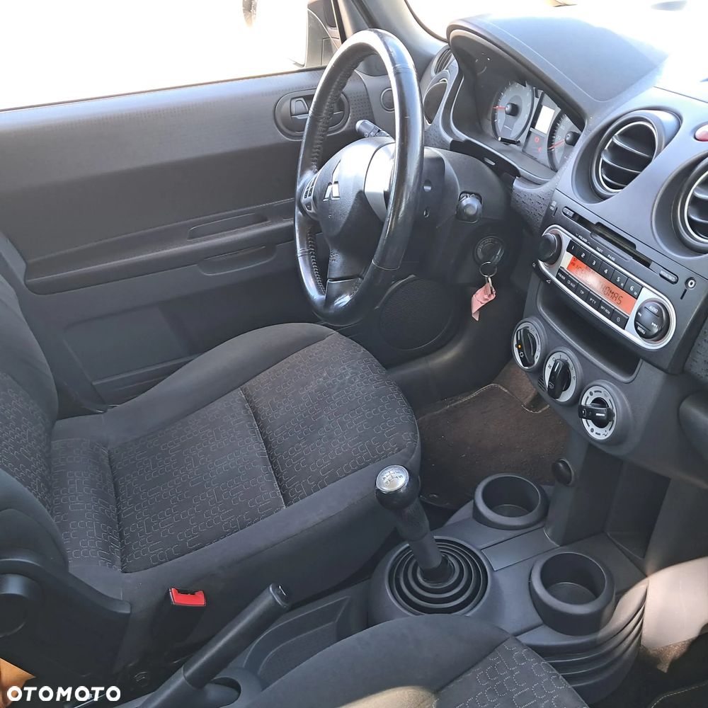 Mitsubishi Colt - 6