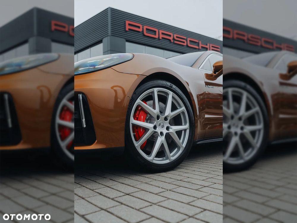 Porsche Panamera - 4