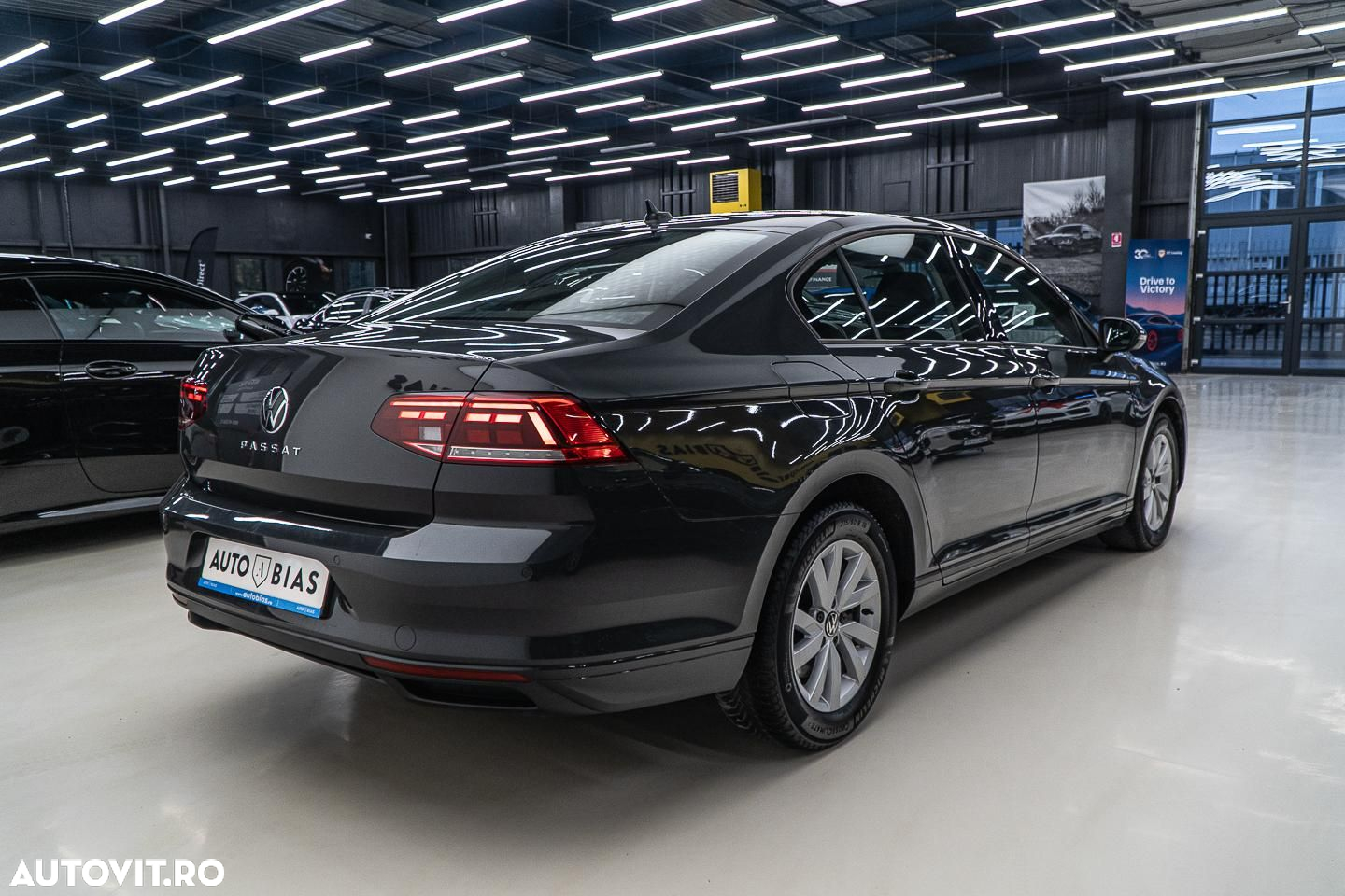 Volkswagen Passat 2.0 TDI DSG Comfortline - 8