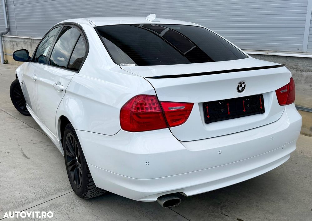 BMW Seria 3 320d DPF Edition Exclusive - 3