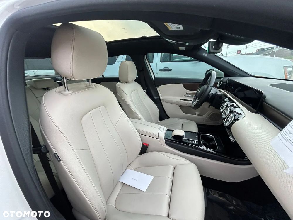 Mercedes-Benz Klasa A 220 4Matic 7G-DCT - 13