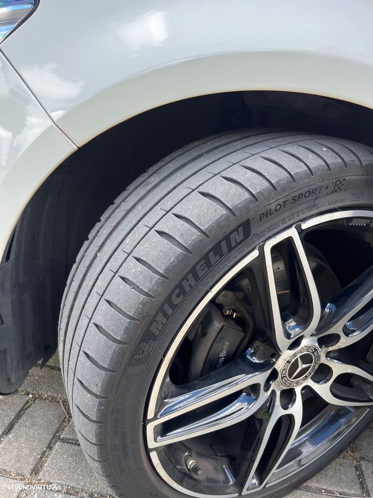 Mercedes-Benz CLA 180 d Shooting Brake AMG Line - 10