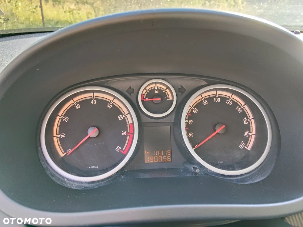 Opel Corsa - 8