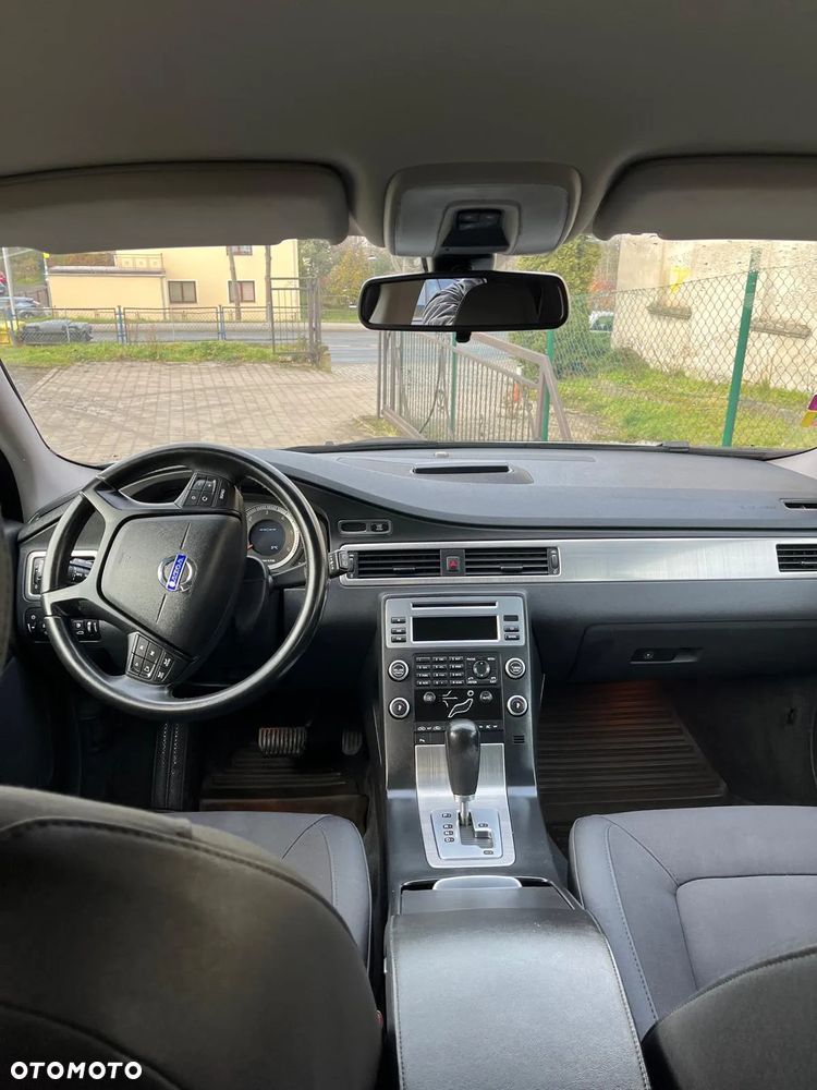 Volvo V70 D5 AWD Kinetic - 22