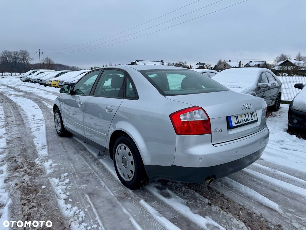 Audi A4 Limousine - 28