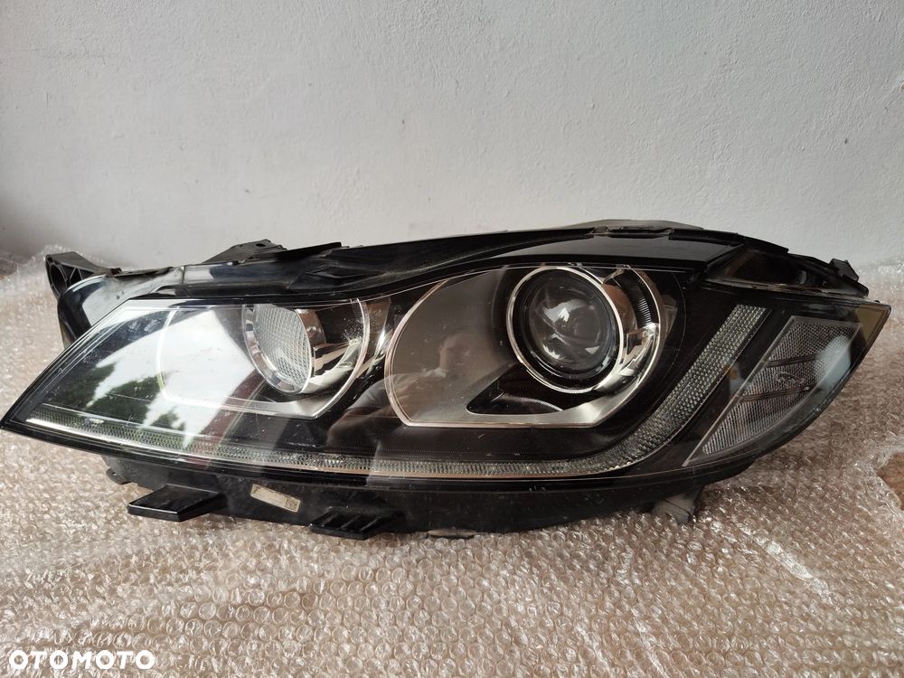 Reflektor lewy Jaguar F-Pace GX63-13W0300-EE Lewa strona