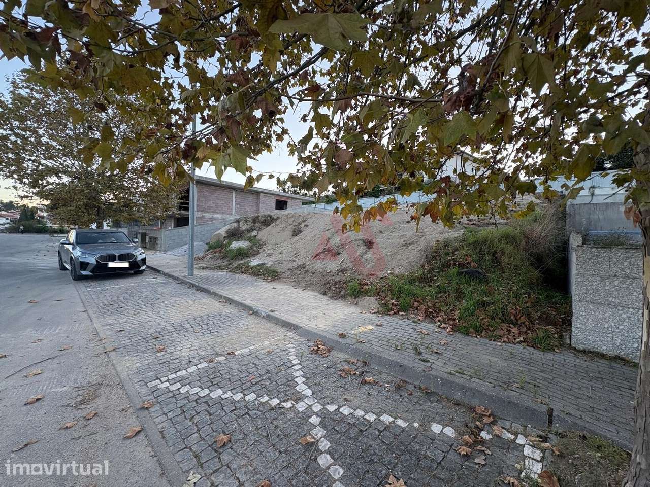 Terreno para construção com 520 m2 em Fermentões, Guimarães - Grande imagem: 4/8
