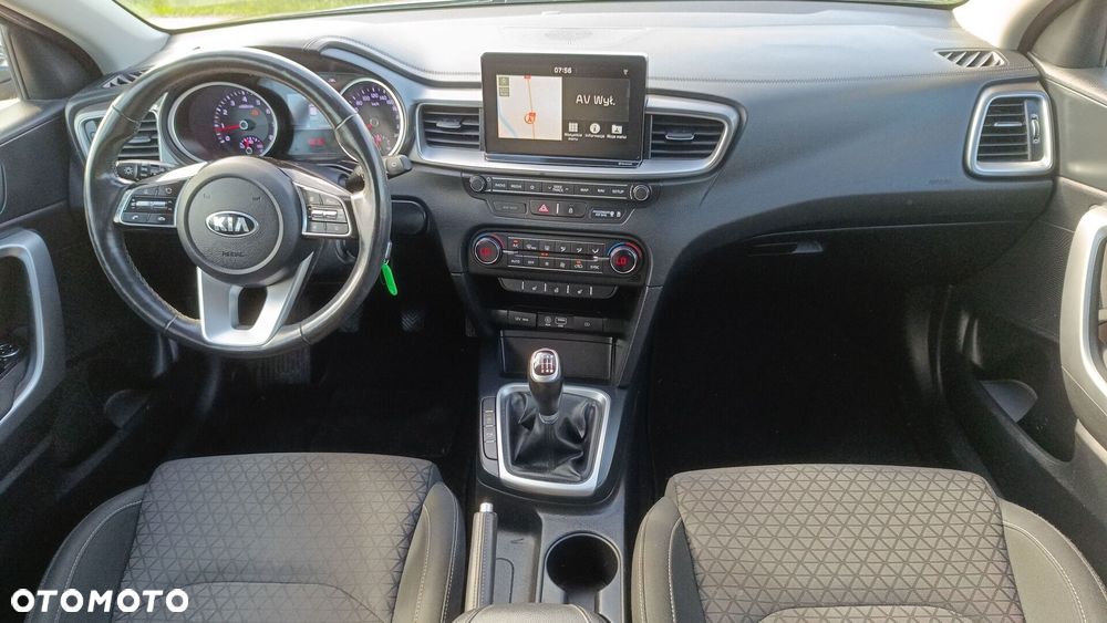 Kia Ceed 1.4 L - 11