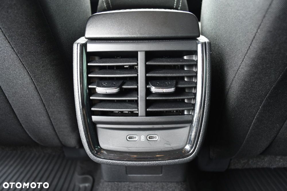 Skoda Kamiq 1.0 TSI Selection DSG - 32