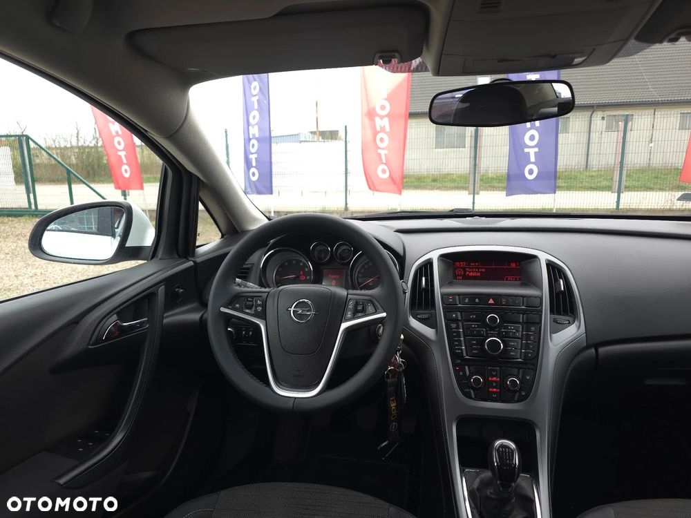 Opel Astra 1.4 T Business EU6 - 33