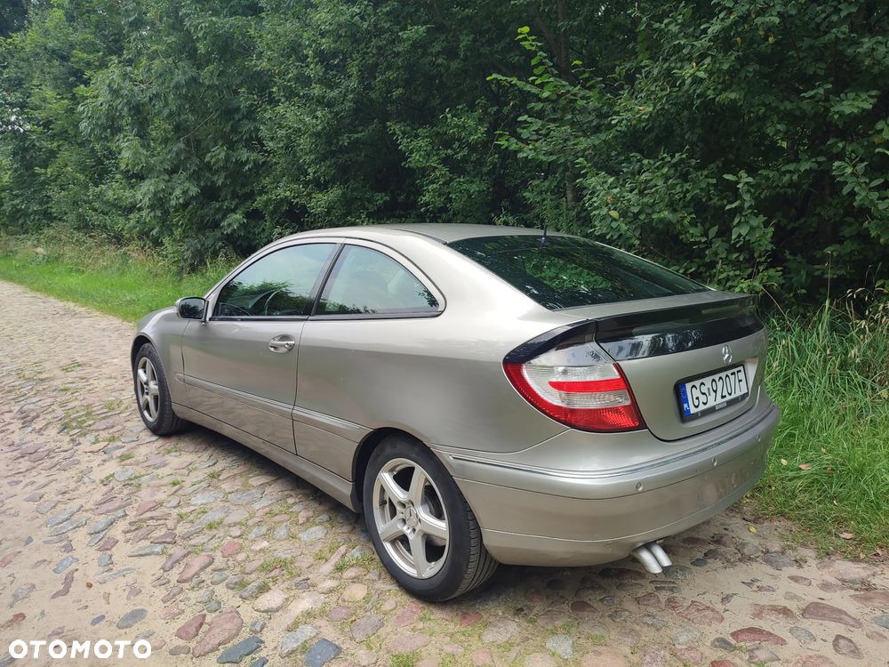 Mercedes-Benz Klasa C 220 CDI Sportcoupe Automatik - 9
