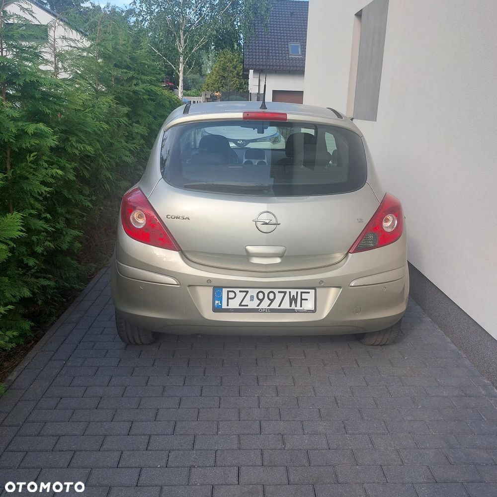 Opel Corsa 1.2 16V Cosmo - 8