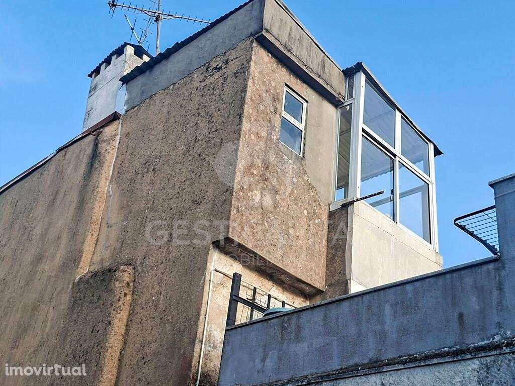 Prédio com 3 Pisos no Bonfim – Ideal para reabilitação e investimento - Grande imagem: 4/41