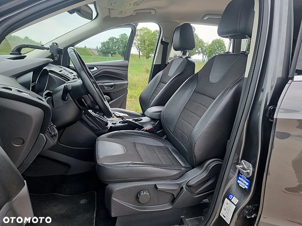 Ford Kuga - 24
