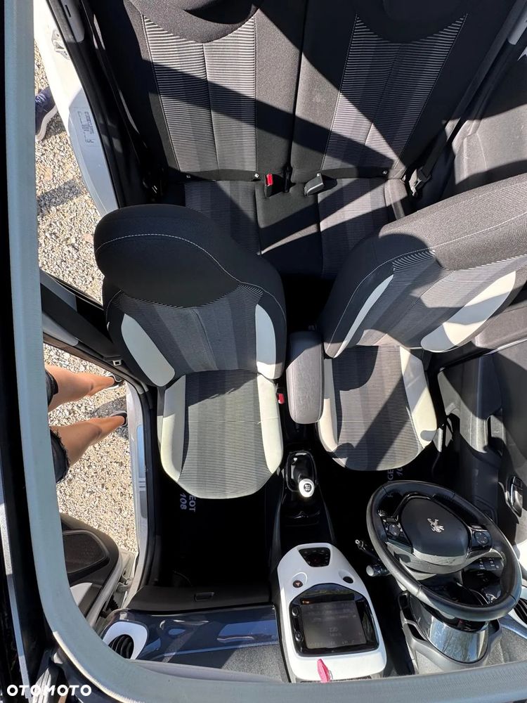 Peugeot 108 PureTech 82 Top Roland Garros - 14
