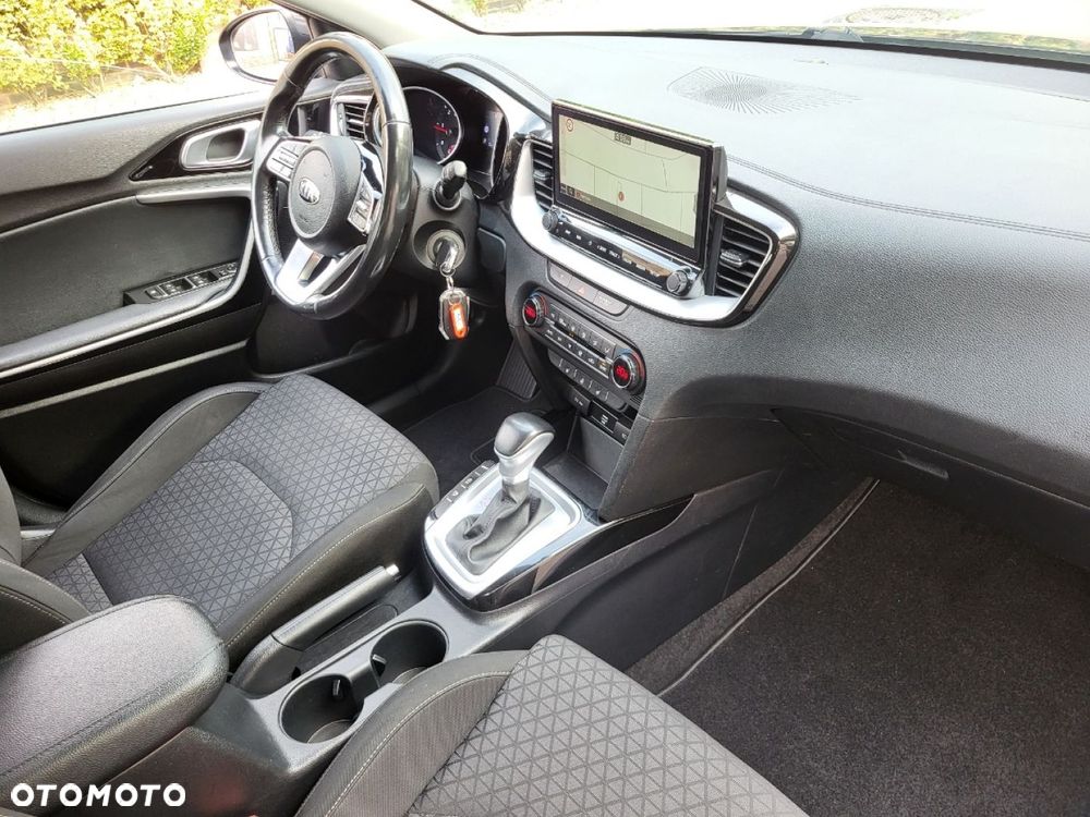 Kia Ceed - 34
