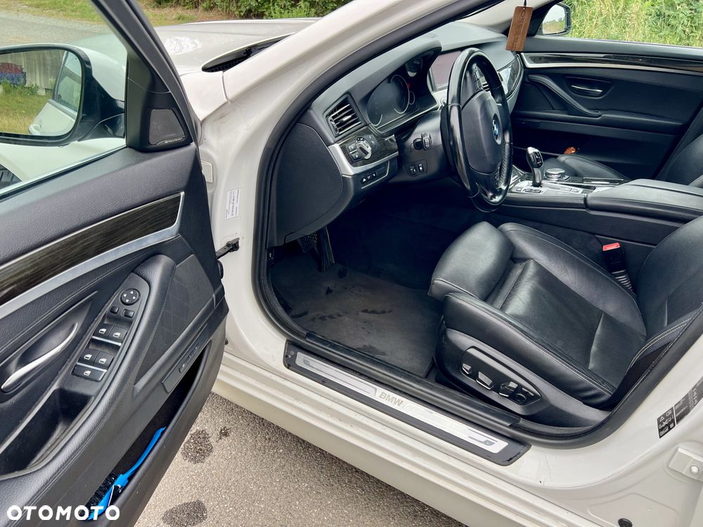 BMW Seria 5 530d xDrive Luxury Line - 25