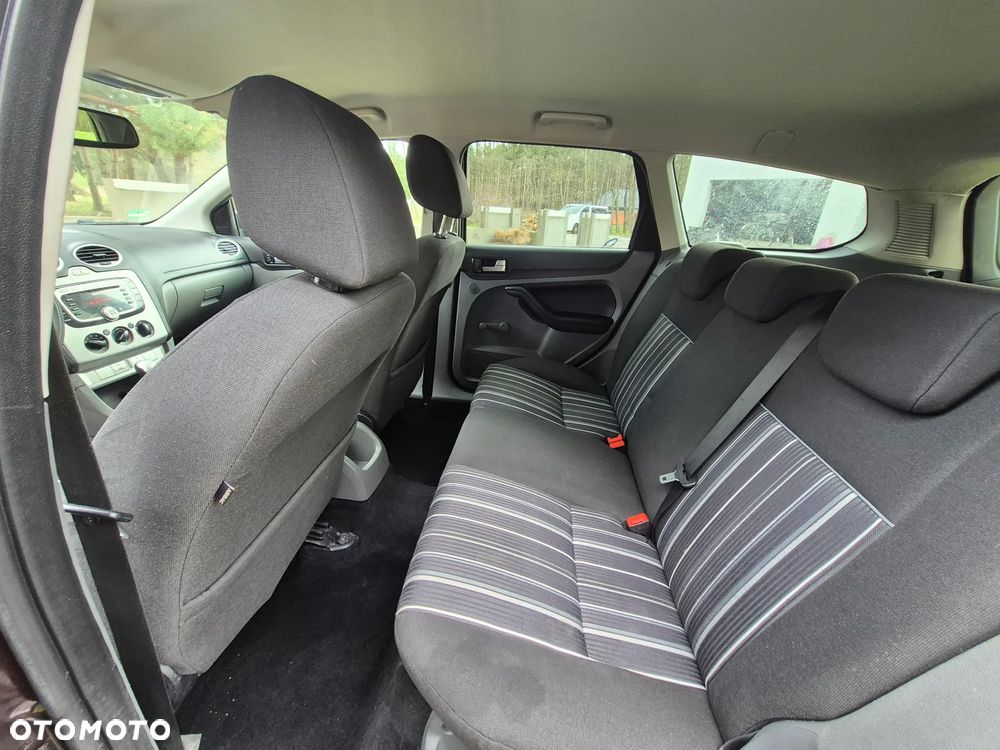 Ford Focus 1.6 16V Ambiente - 10