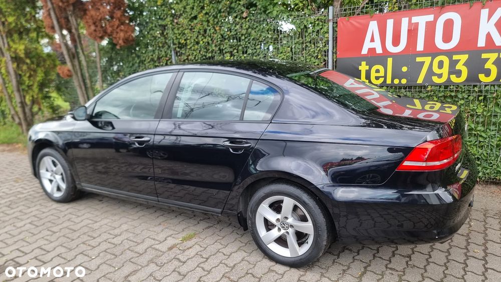 Volkswagen Passat - 25