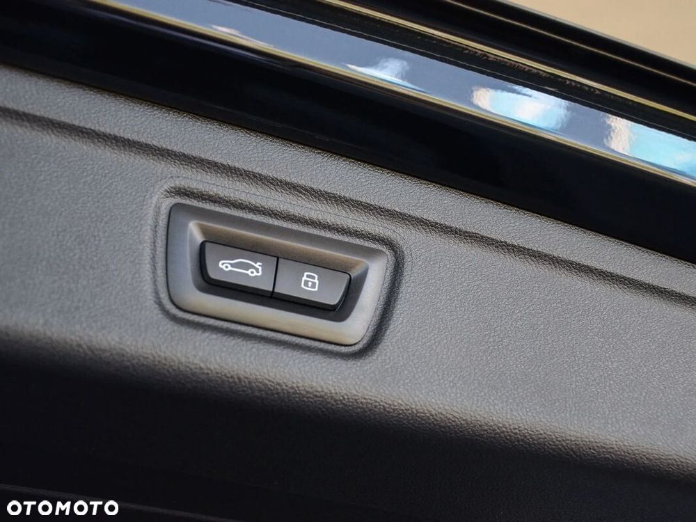 BMW Seria 3 330e xDrive M Sport sport - 25