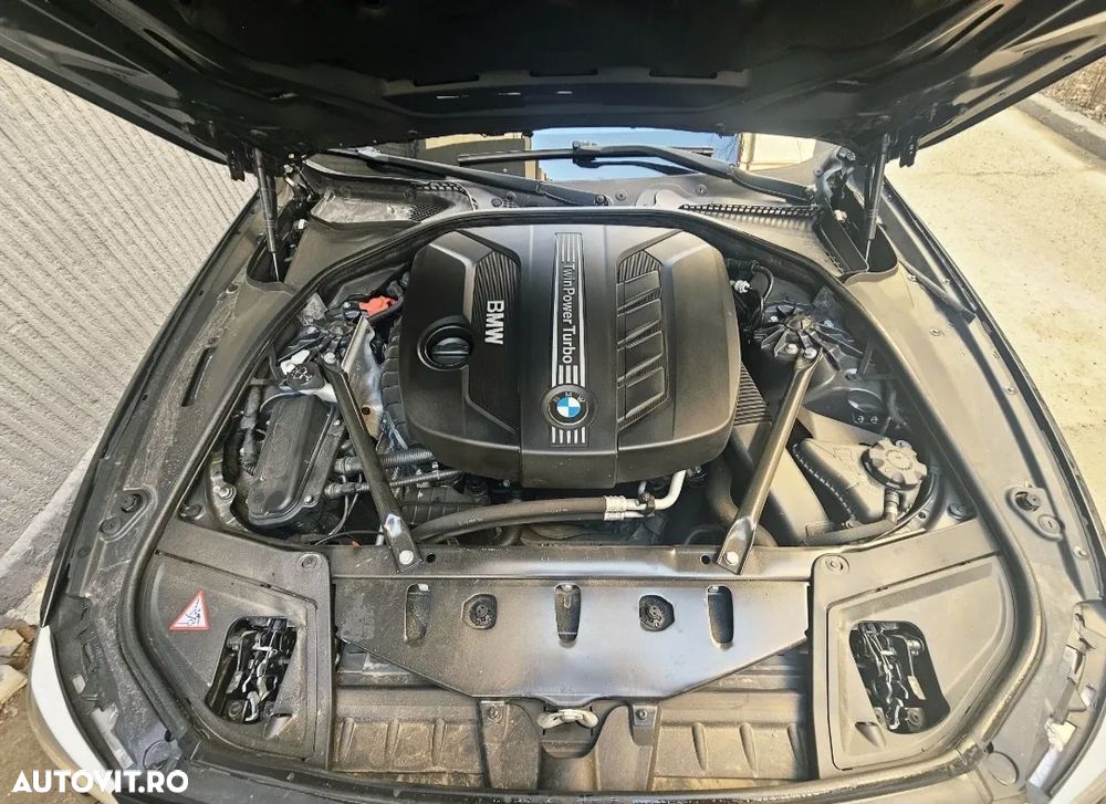 BMW Seria 5 525d xDrive - 8