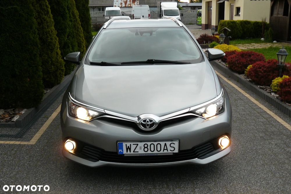 Toyota Auris 1.6 D-4D Design Edition - 13