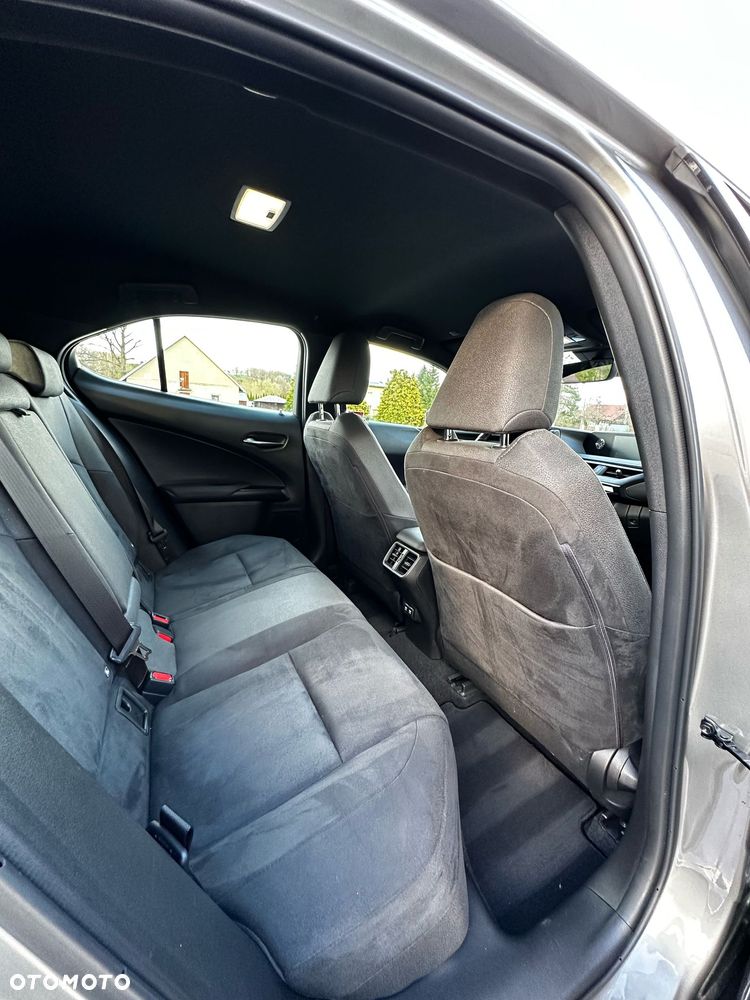 Lexus UX 200 F SPORT - 20