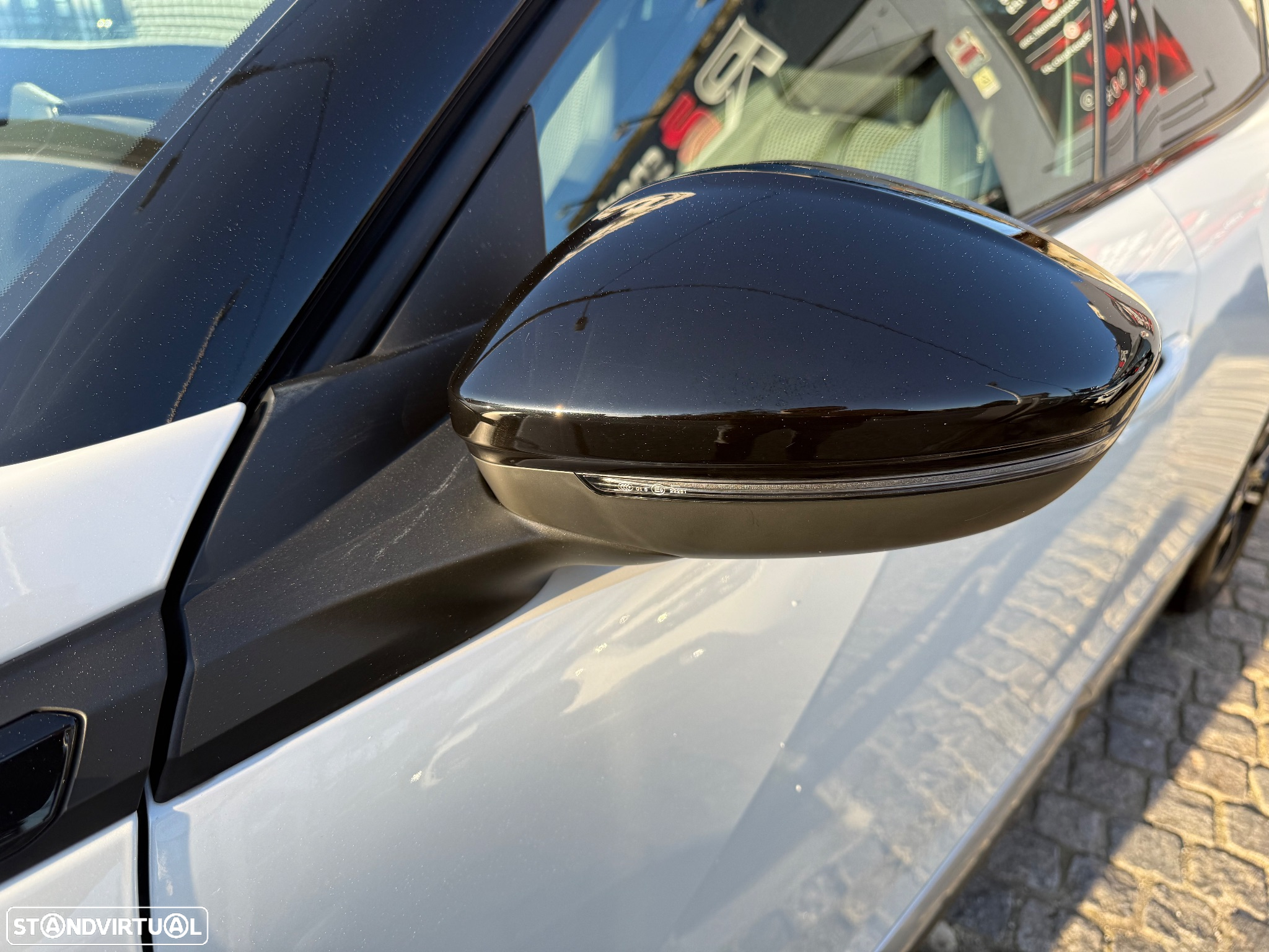 Peugeot e-2008 50 kWh Allure Pack - 12