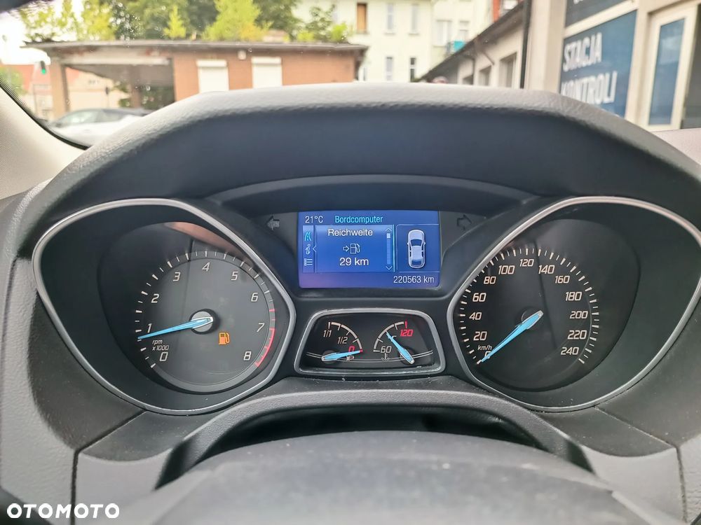 Ford Focus 1.6 EcoBoost Titanium - 18