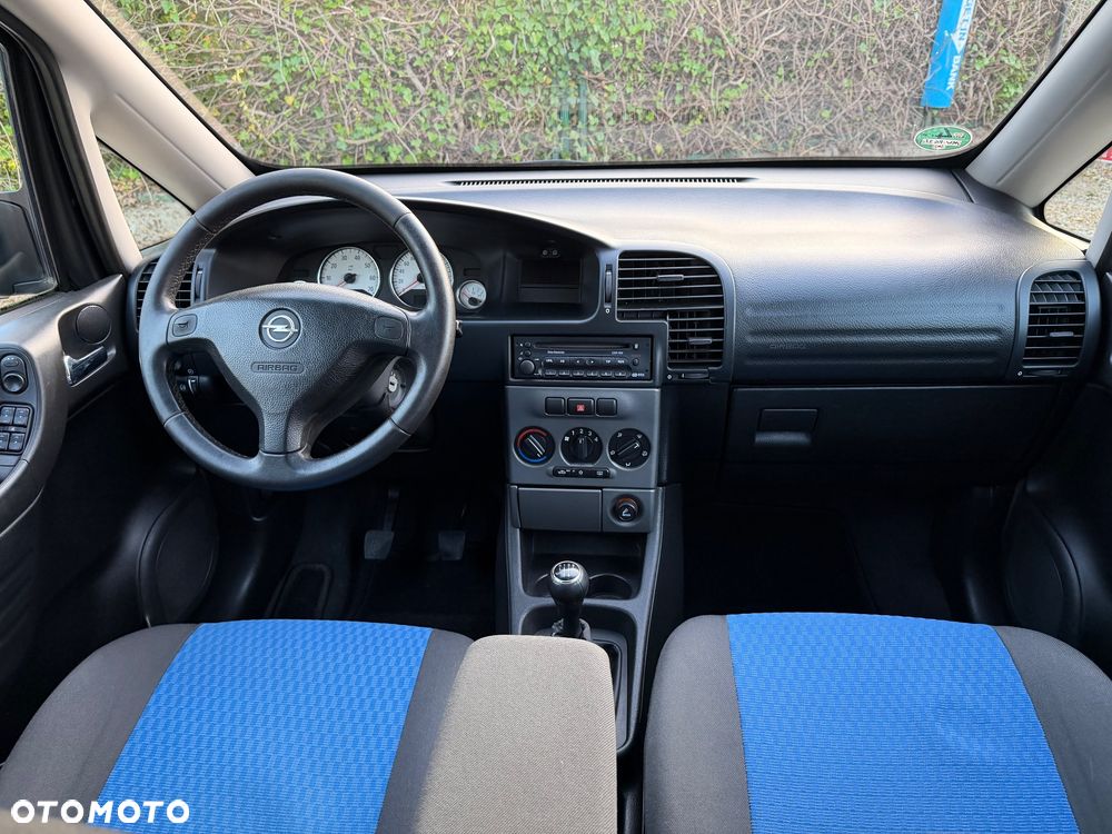 Opel Zafira 1.8 16V Comfort - 11