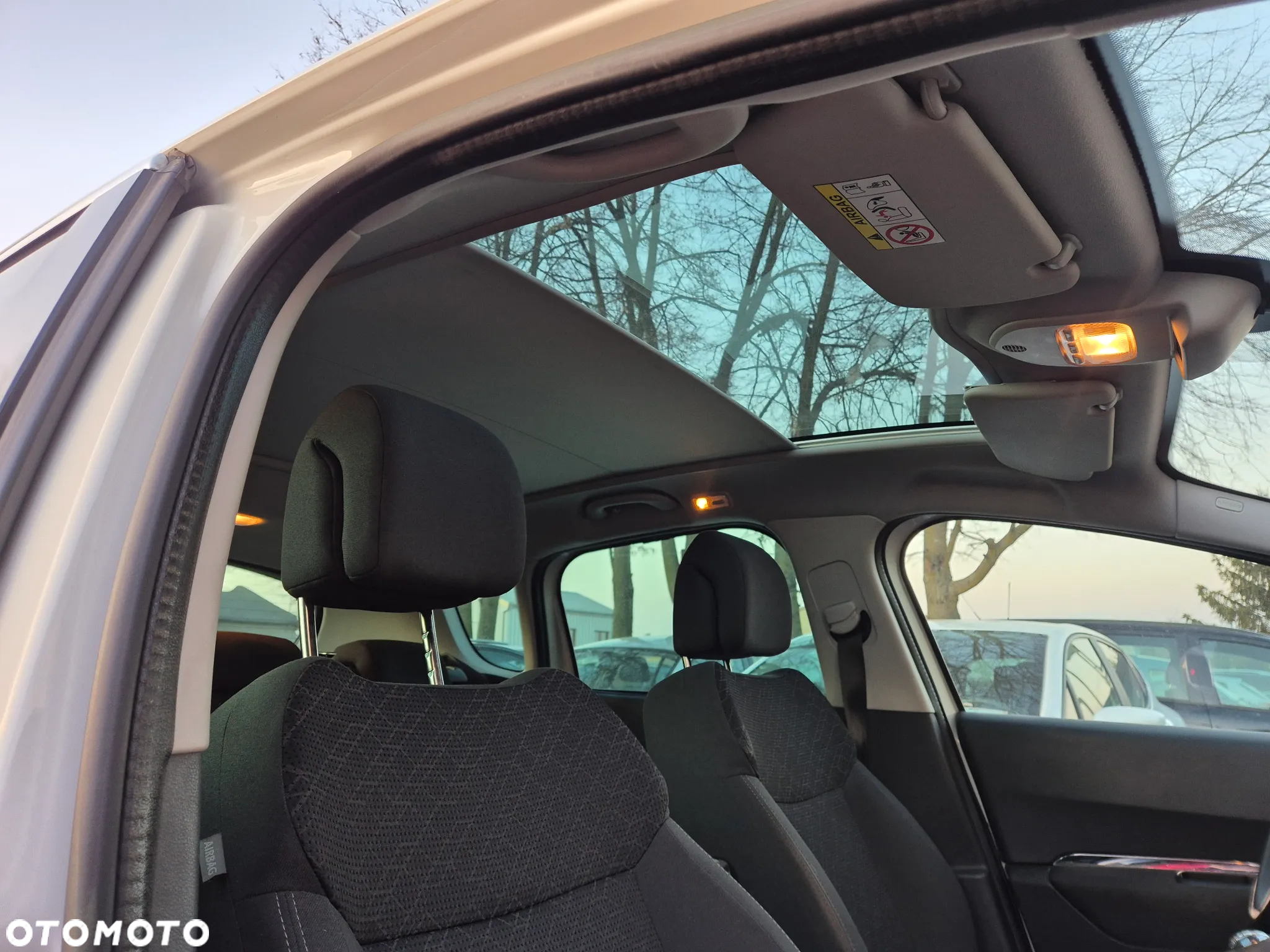 Peugeot 3008 1.6 Premium - 12