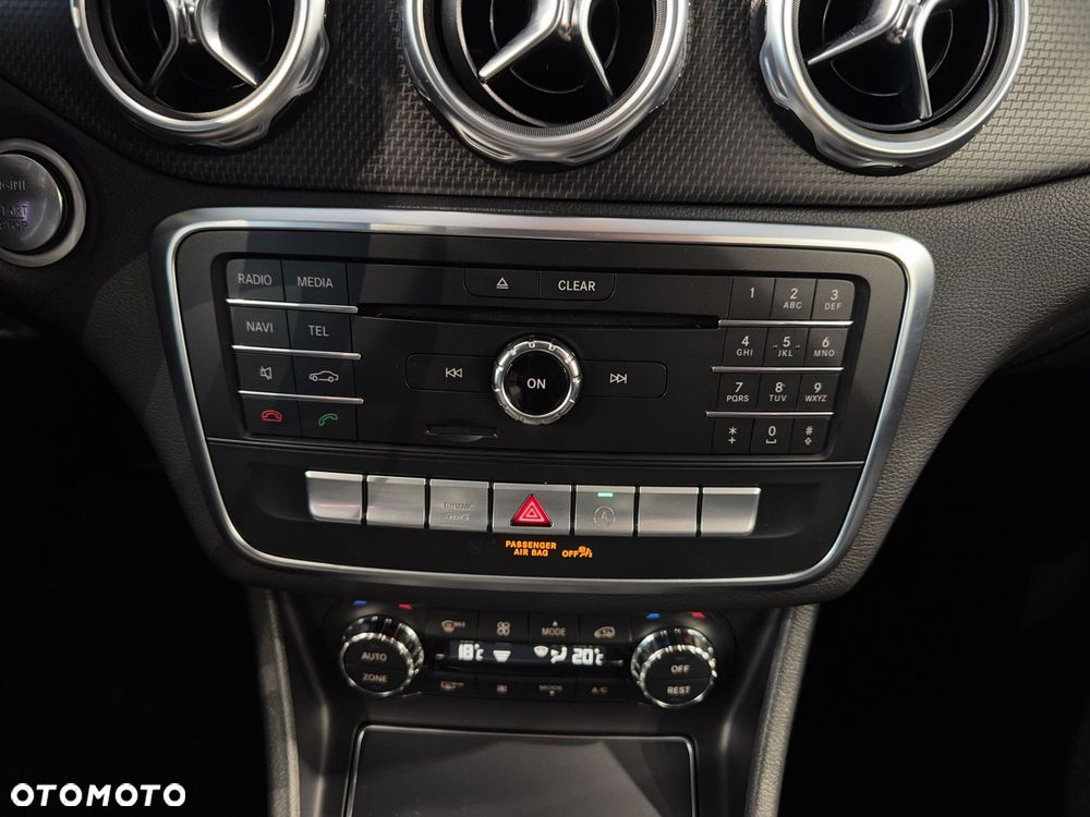 Mercedes-Benz GLA - 26