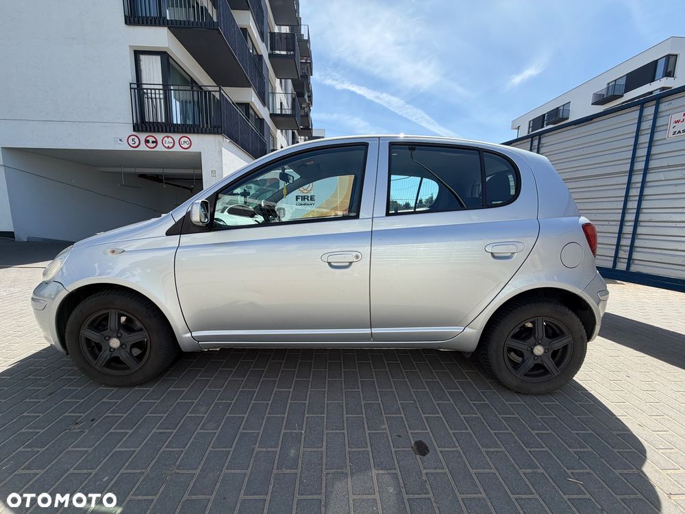 Toyota Yaris 1.3 VVT-i Sol - 11