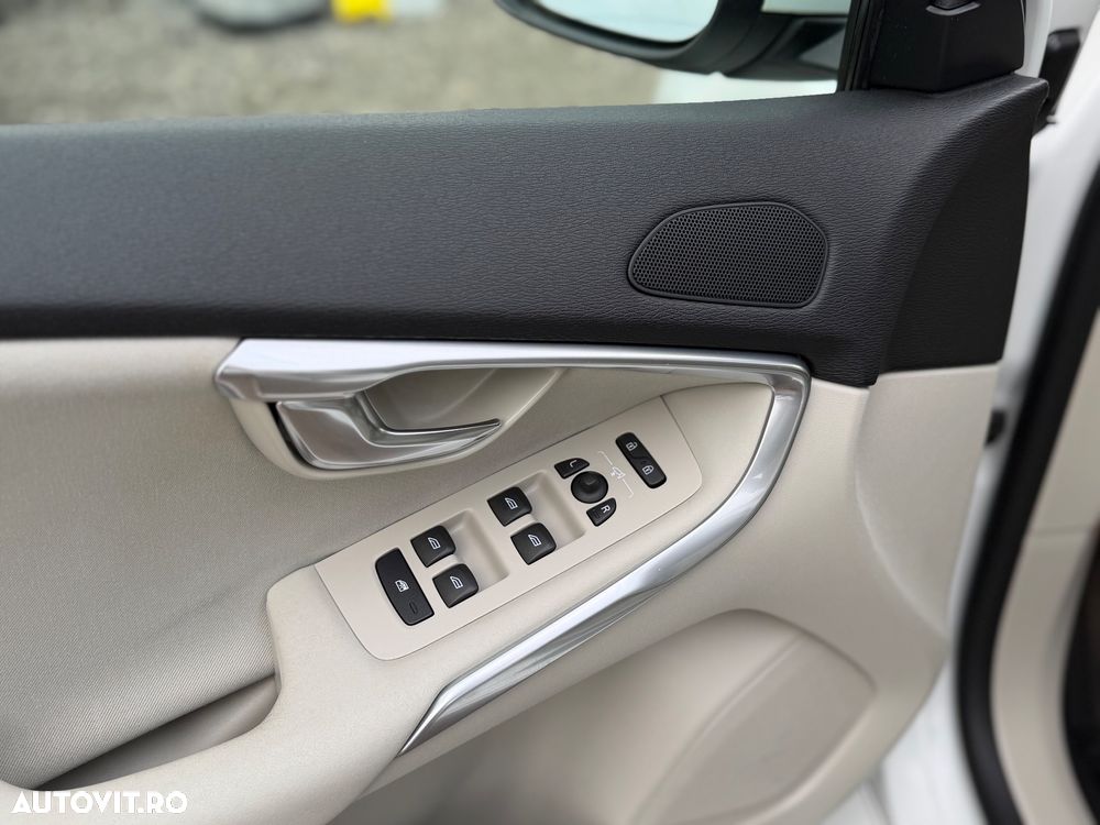 Volvo V40 D4 Geartronic Summum - 37