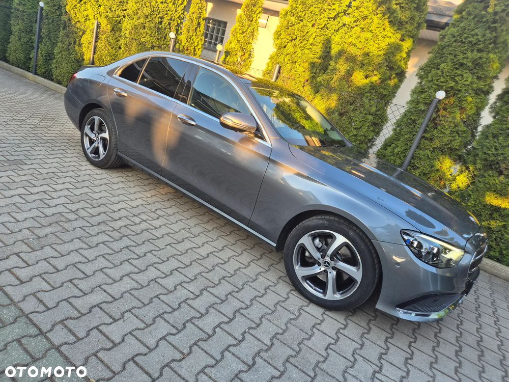 Mercedes-Benz Klasa E 200 4-Matic - 5