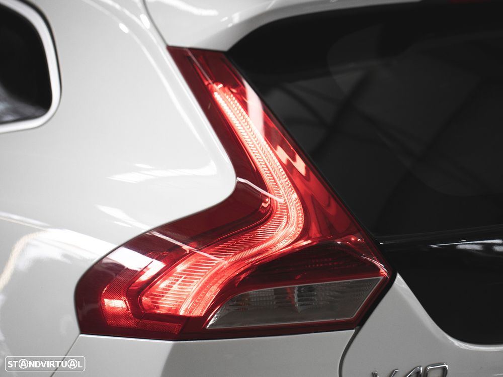 Volvo V40 2.0 D3 R-Design - 12