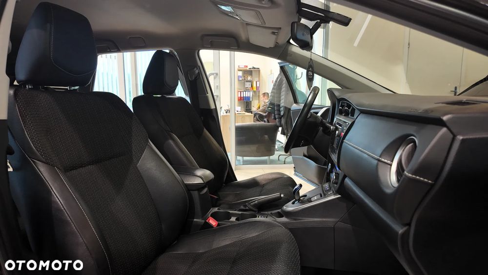 Toyota Auris 1.8 HSD Luna - 37