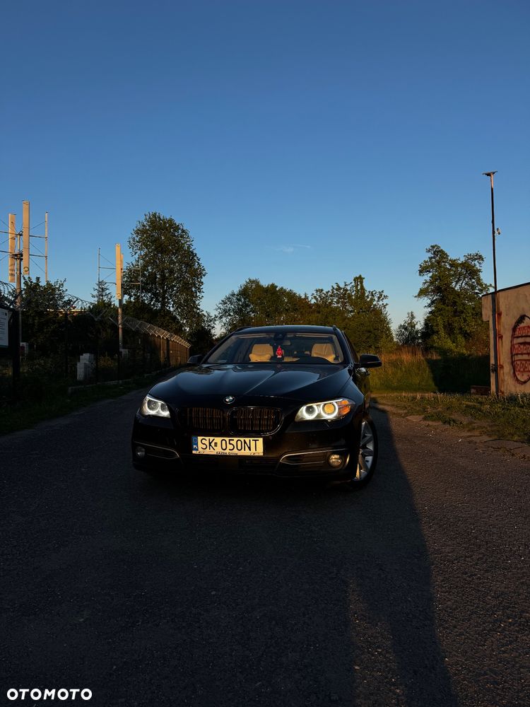 BMW Seria 5 525d xDrive Luxury Line - 1