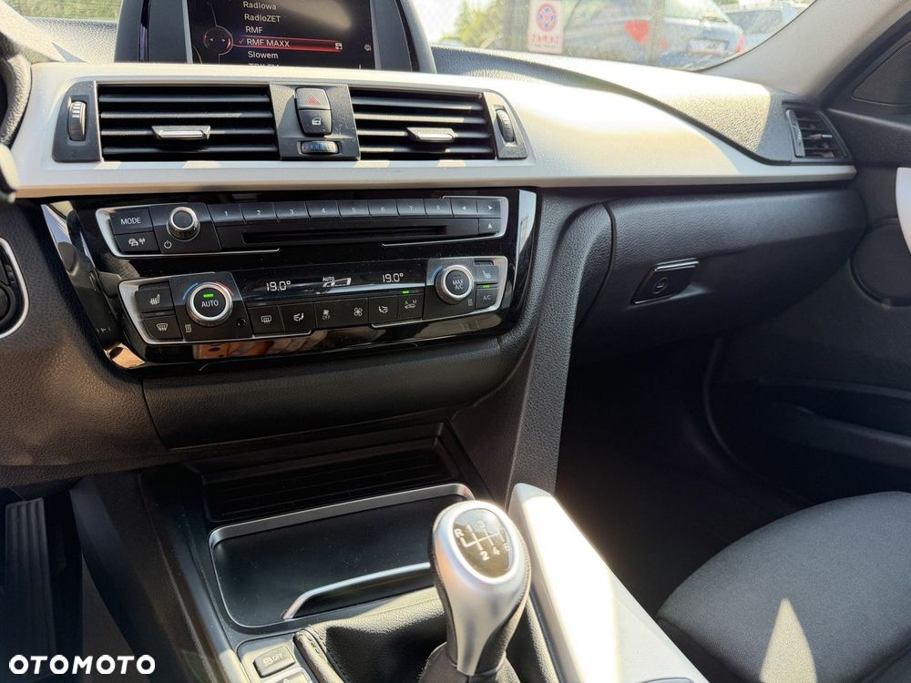 BMW Seria 3 318d - 18