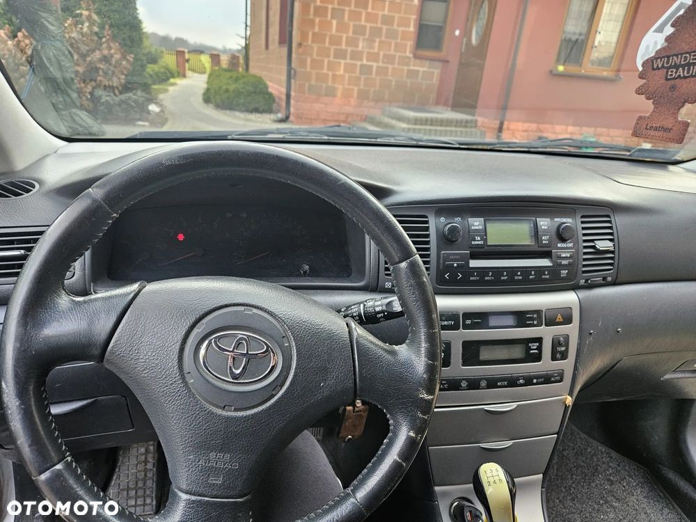 Toyota Corolla 2.0 D-4D Base - 2