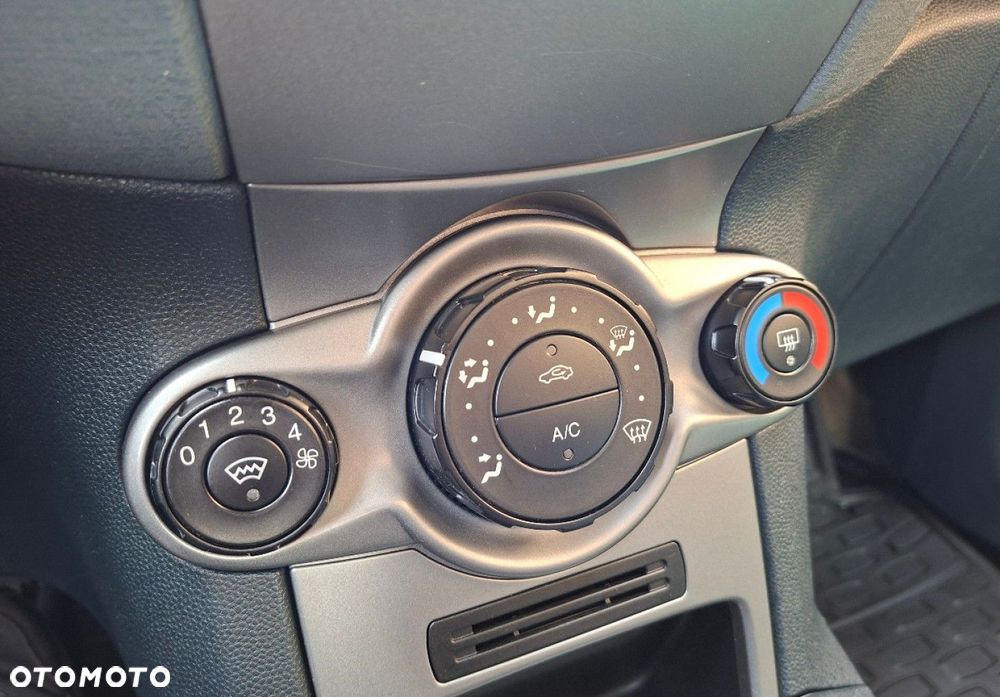 Ford Fiesta - 31